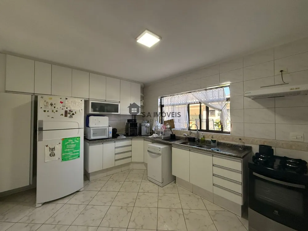 Casa, 4 quartos, 297 m² - Foto 2