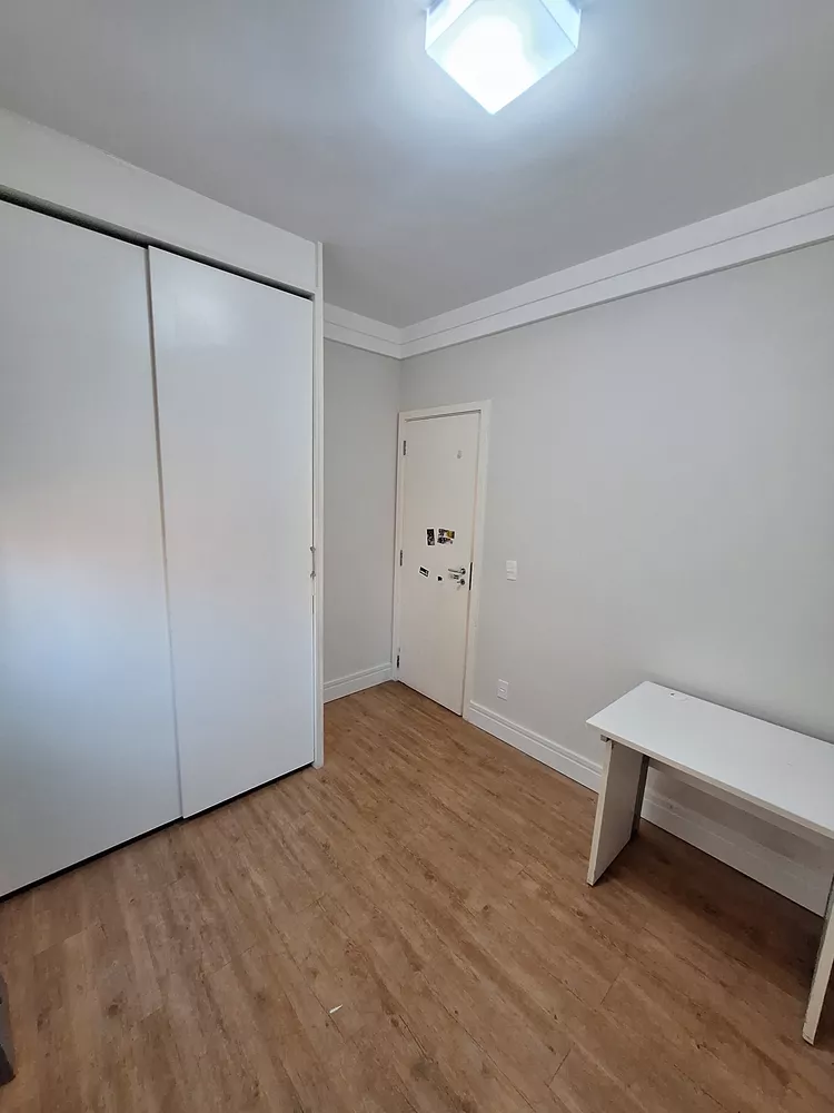 Casa para alugar com 4 quartos, 301m² - Foto 8