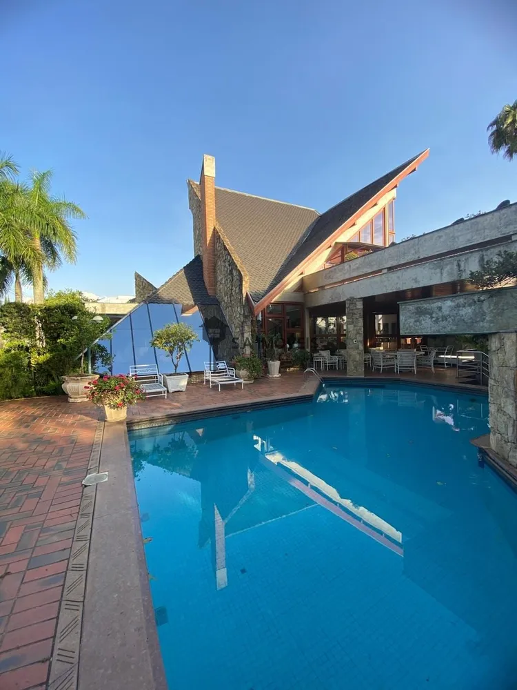Casa, 9 quartos, 1631 m² - Foto 4