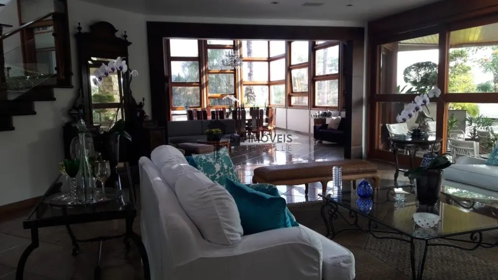 Casa, 9 quartos, 1631 m² - Foto 1