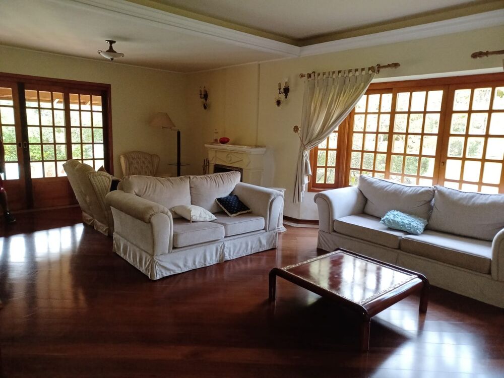 Casa à venda e aluguel com 4 quartos, 320m² - Foto 1