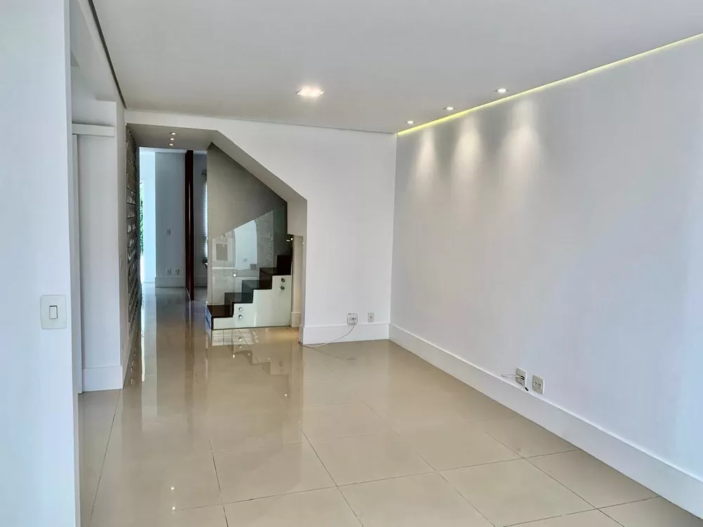 Casa à venda e aluguel com 3 quartos, 190m² - Foto 8