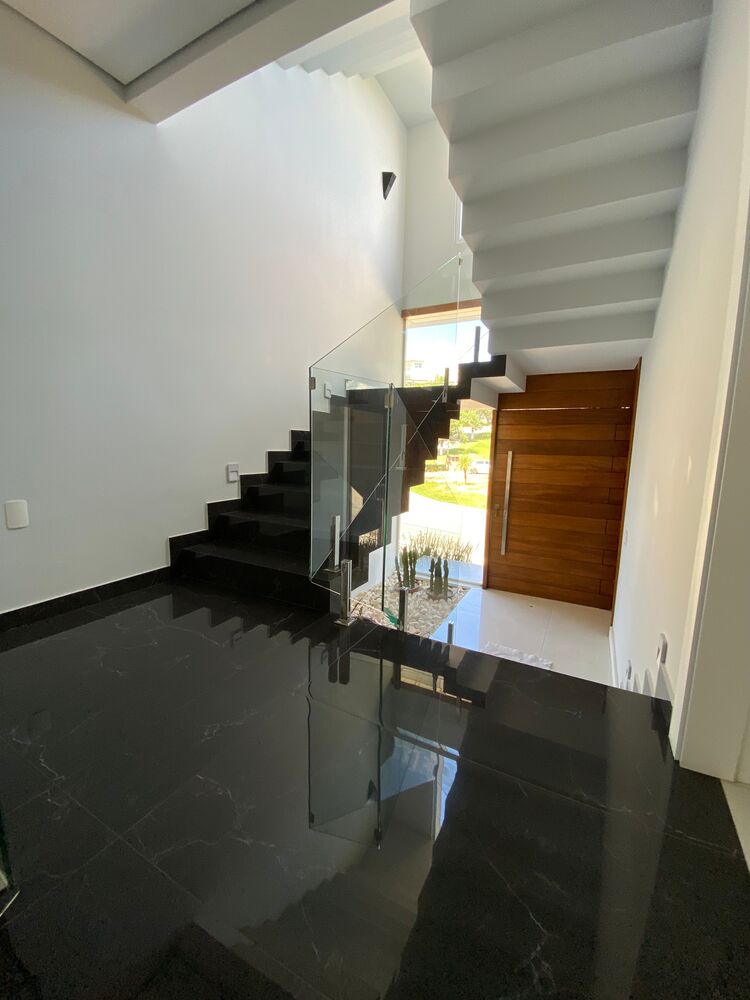 Casa à venda com 3 quartos, 360m² - Foto 2