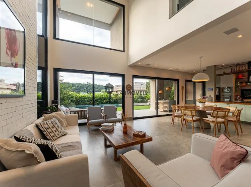 Casa, 4 quartos, 380 m² - Foto 1
