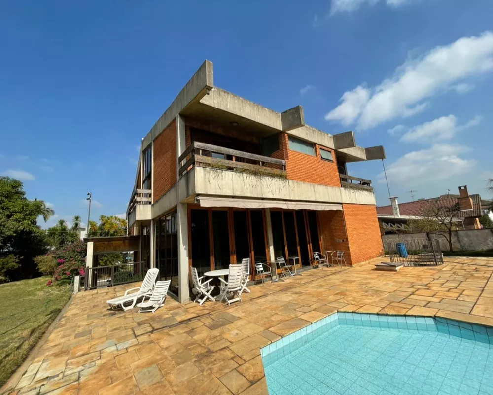 Casa à venda com 4 quartos, 600m² - Foto 2