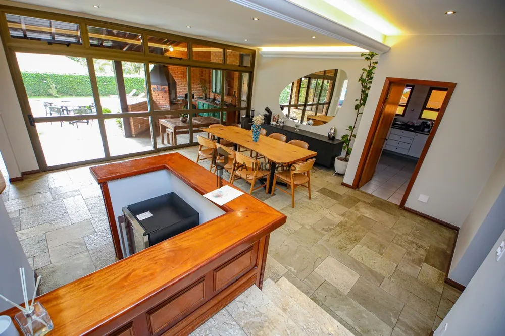 Casa, 4 quartos, 403 m² - Foto 1