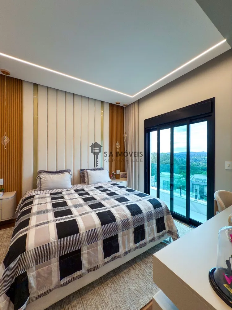 Casa, 3 quartos, 247 m² - Foto 1