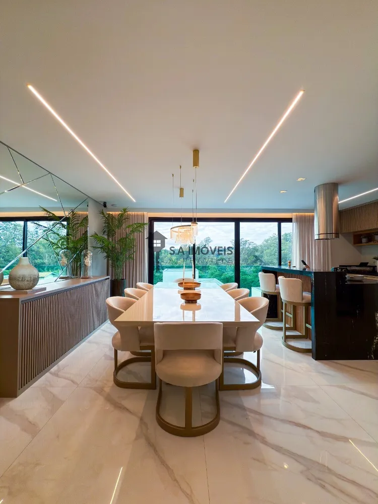Casa, 3 quartos, 247 m² - Foto 2