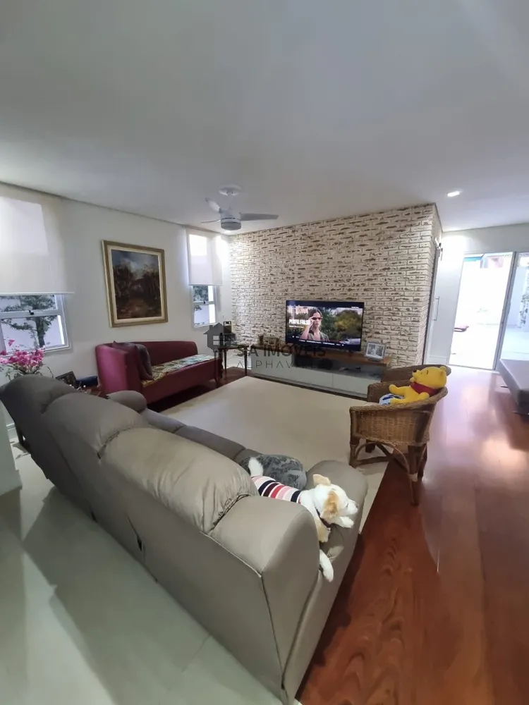 Casa, 4 quartos, 240 m² - Foto 1