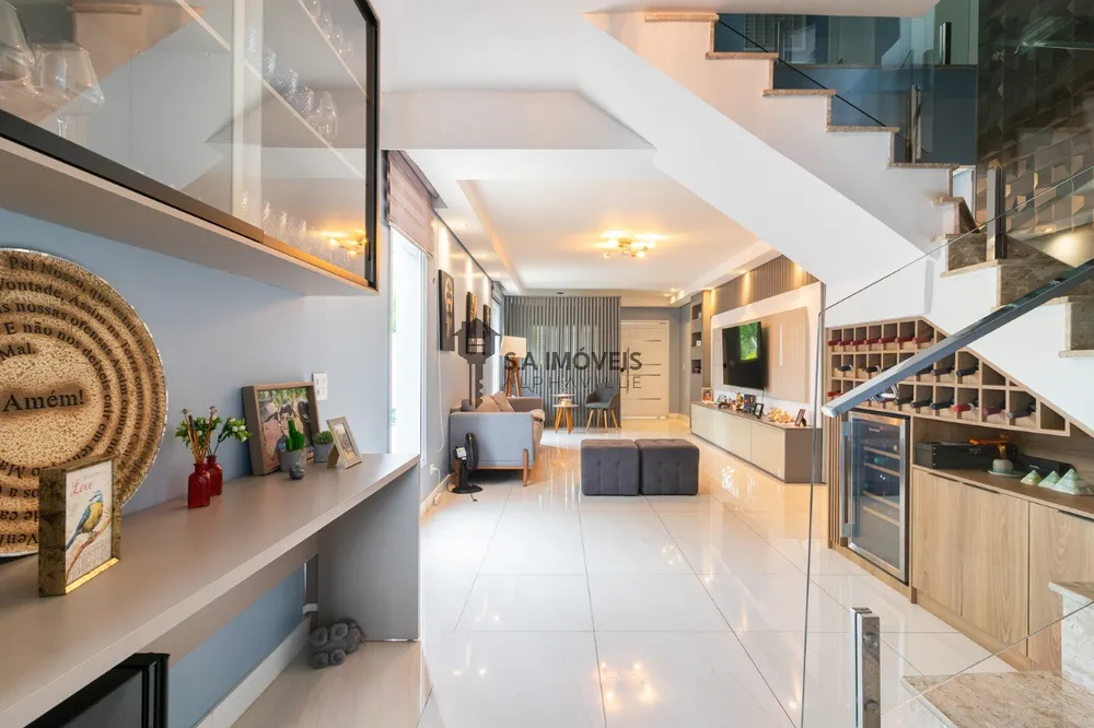 Casa, 4 quartos, 275 m² - Foto 1
