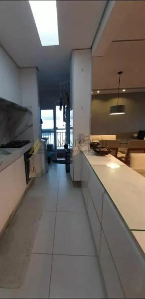 Apartamento à venda com 3 quartos, 94m² - Foto 3