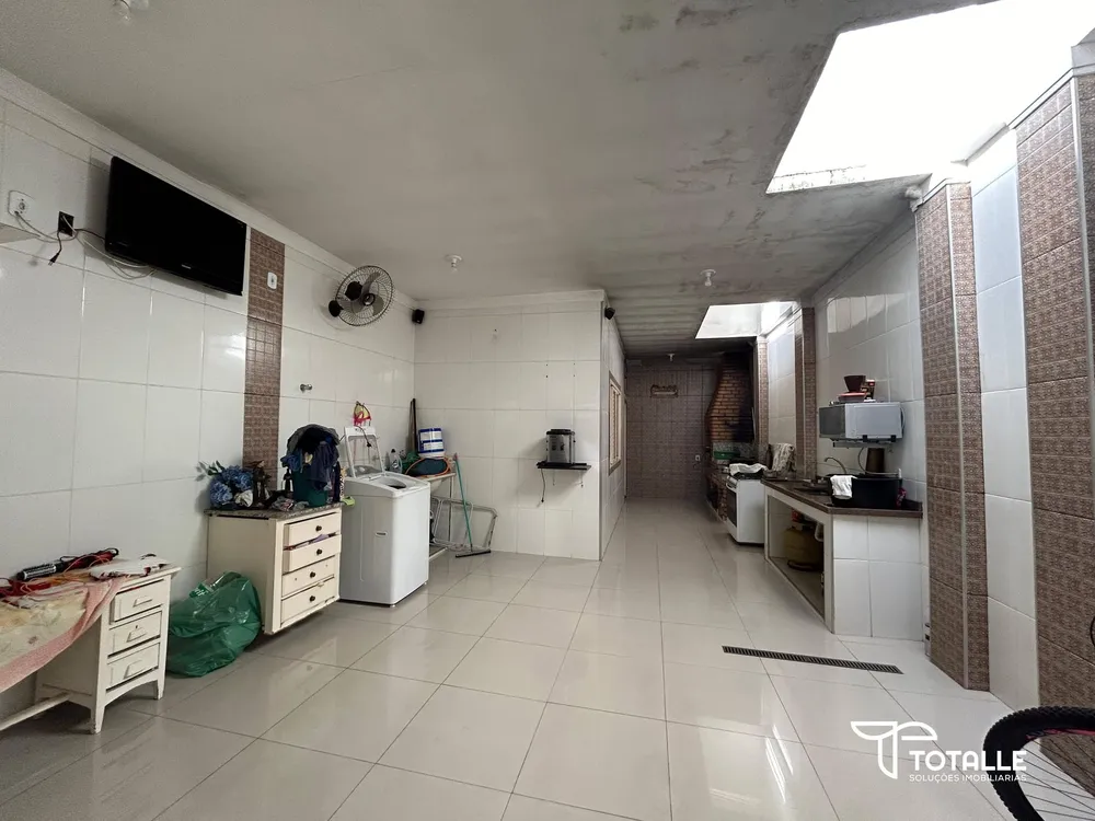 Casa, 3 quartos, 179 m² - Foto 2