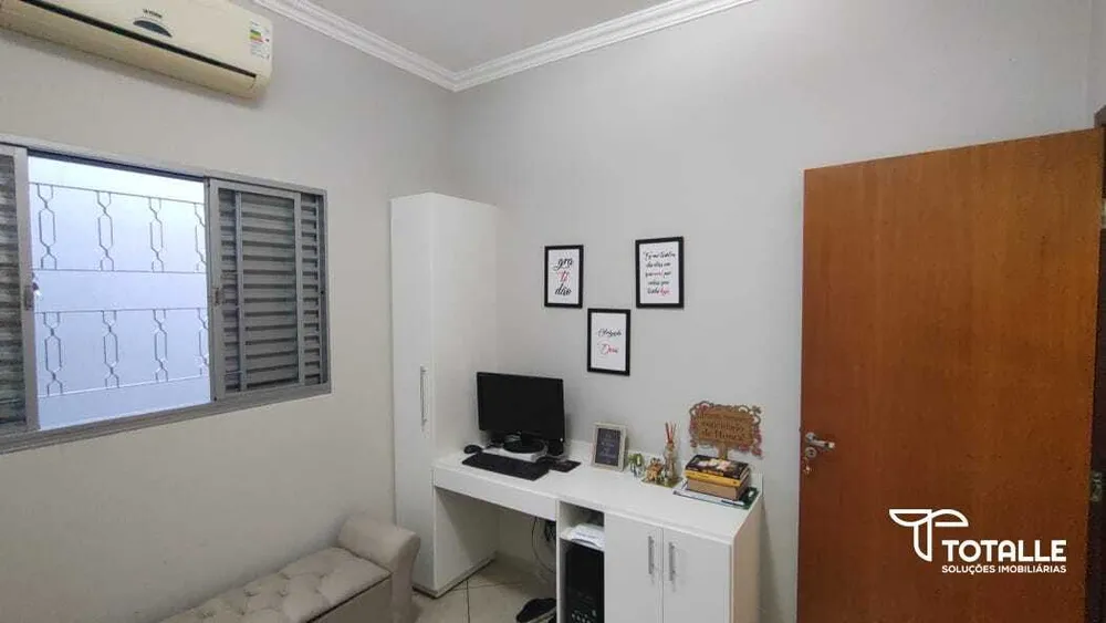 Casa, 3 quartos, 214 m² - Foto 1