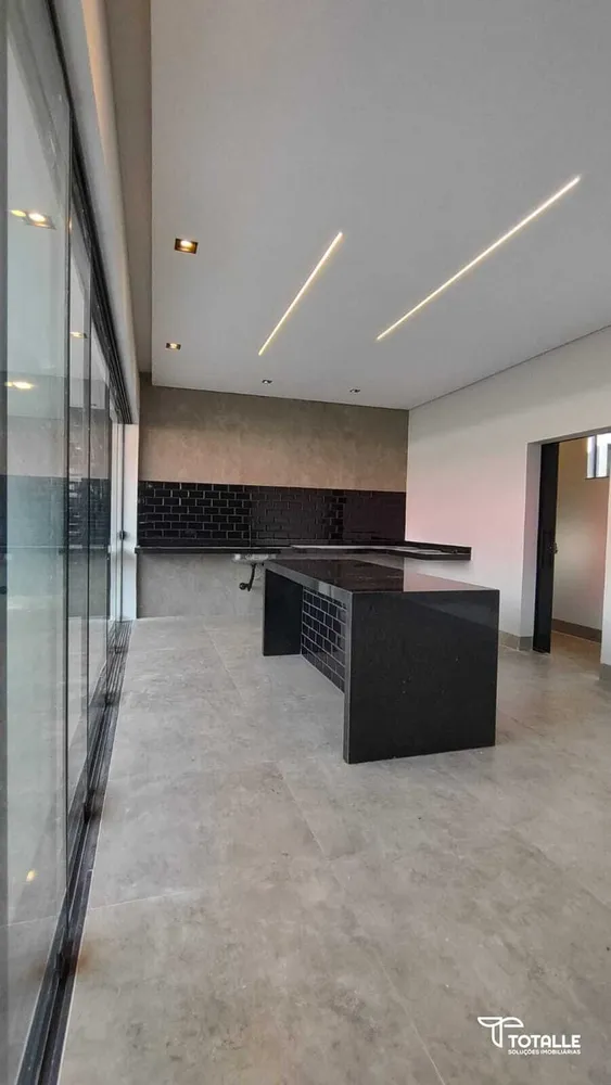 Casa, 3 quartos, 202 m² - Foto 2