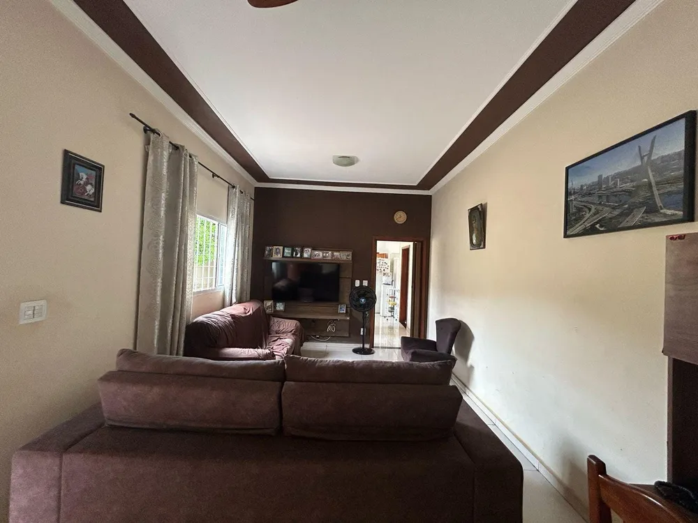 Casa, 3 quartos, 277 m² - Foto 1