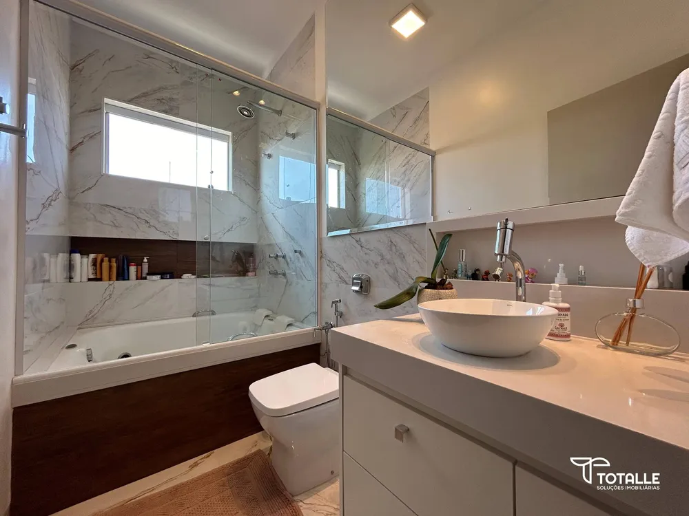Sobrado, 6 quartos, 345 m² - Foto 2