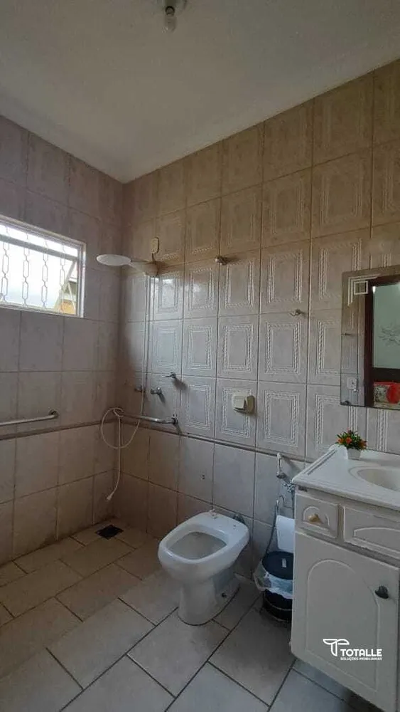 Casa, 4 quartos, 196 m² - Foto 1