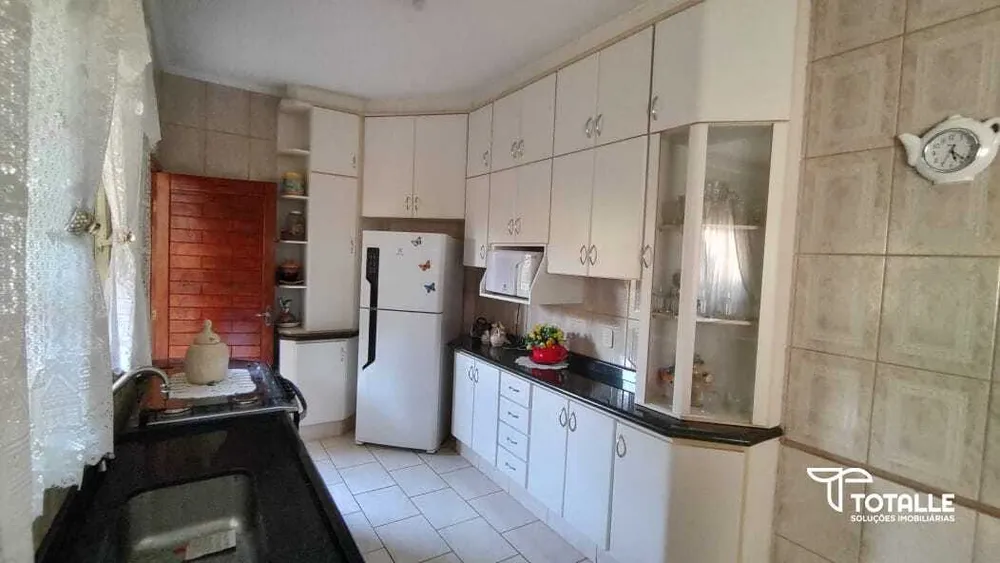 Casa, 4 quartos, 196 m² - Foto 3