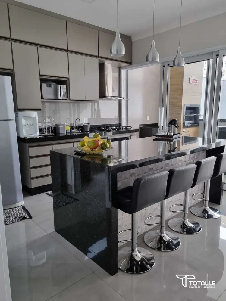 Casa, 3 quartos, 188 m² - Foto 3