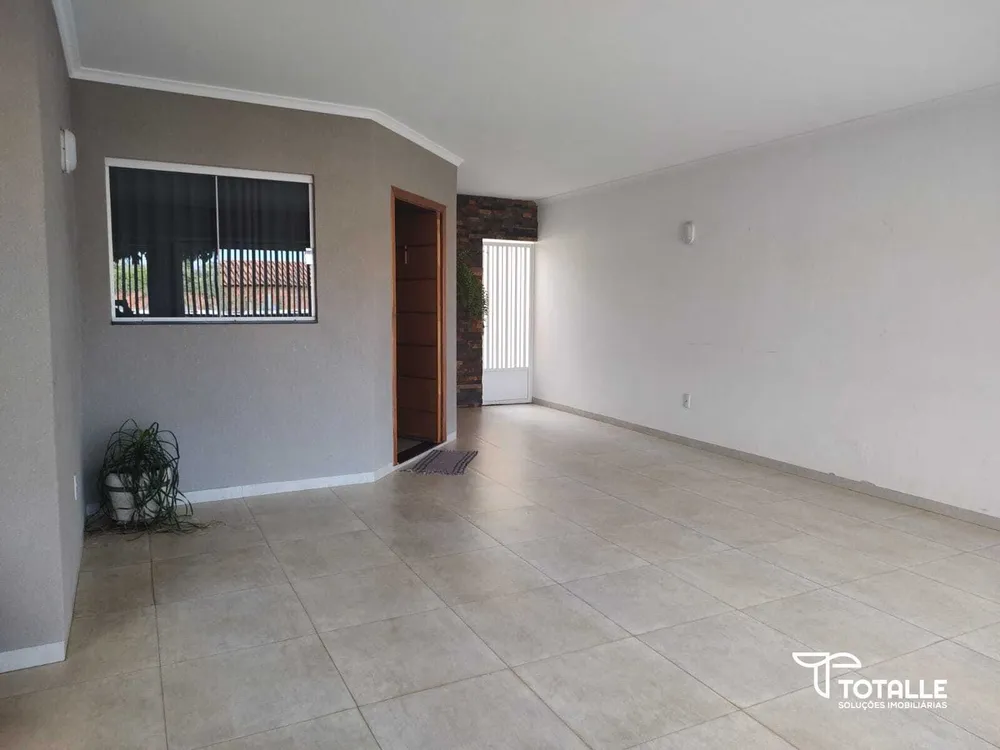 Casa, 3 quartos, 220 m² - Foto 1