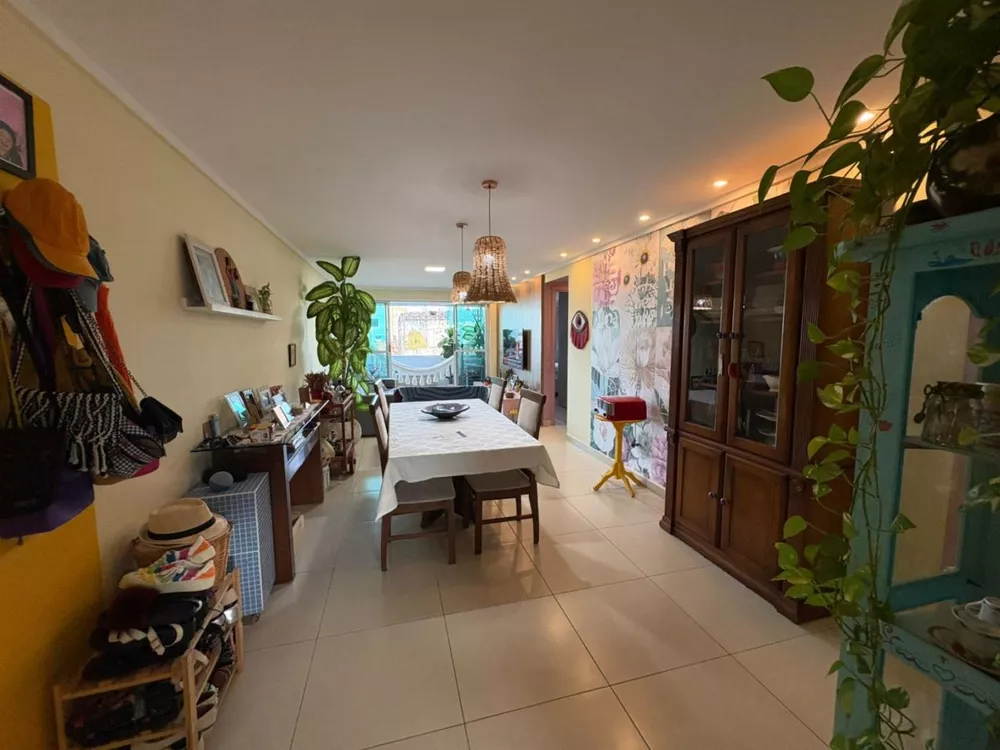 Apartamento à venda com 3 quartos, 110m² - Foto 1