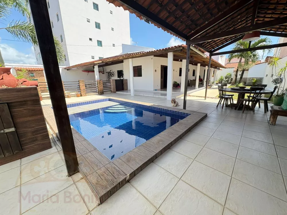 Casa à venda com 3 quartos, 210m² - Foto 3