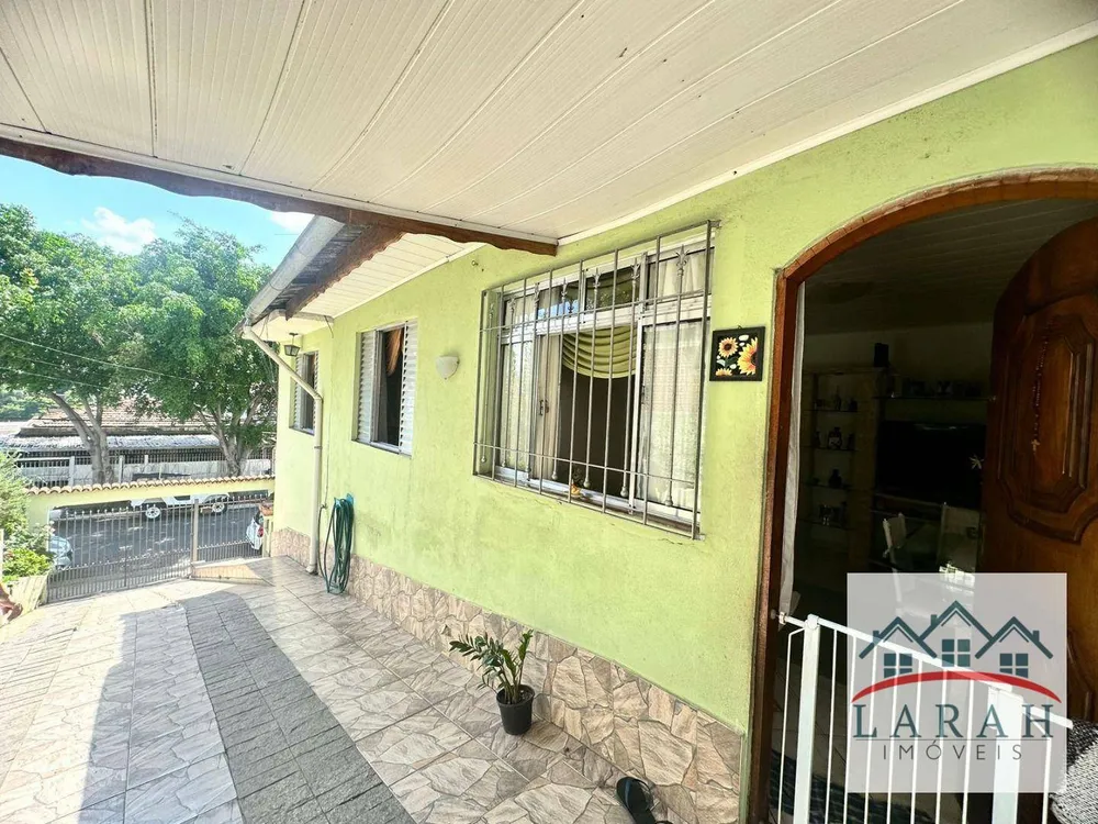 Casa, 3 quartos, 228 m² - Foto 1