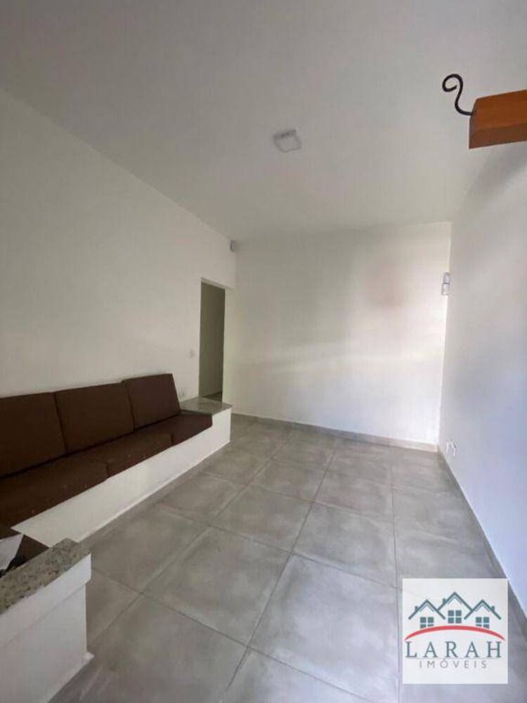 Casa para alugar com 5 quartos, 134m² - Foto 1