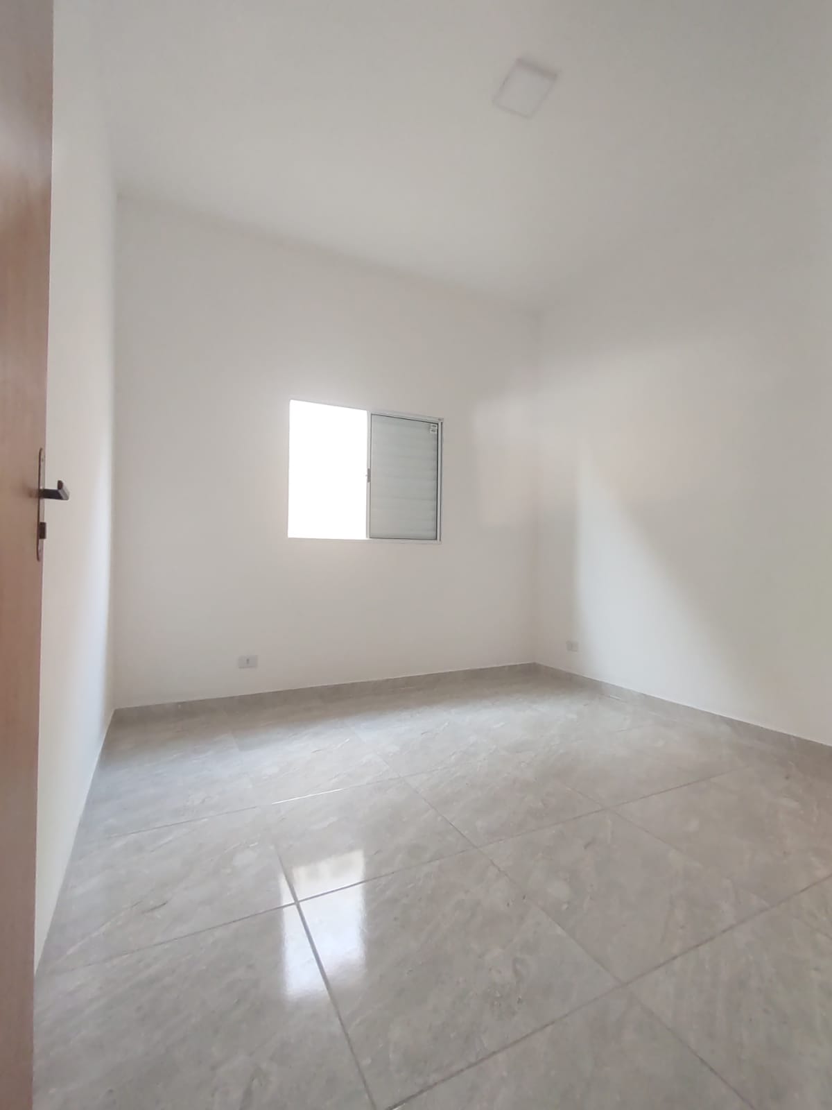 Casa à venda com 2 quartos, 60m² - Foto 2