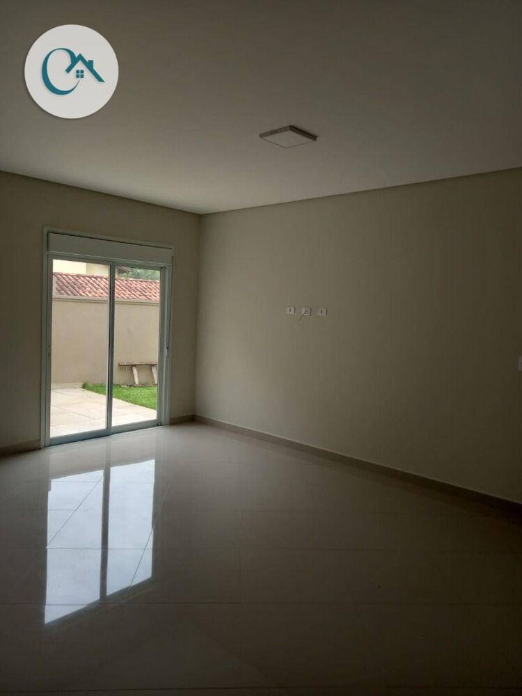 Casa de Condomínio à venda com 3 quartos, 250m² - Foto 2
