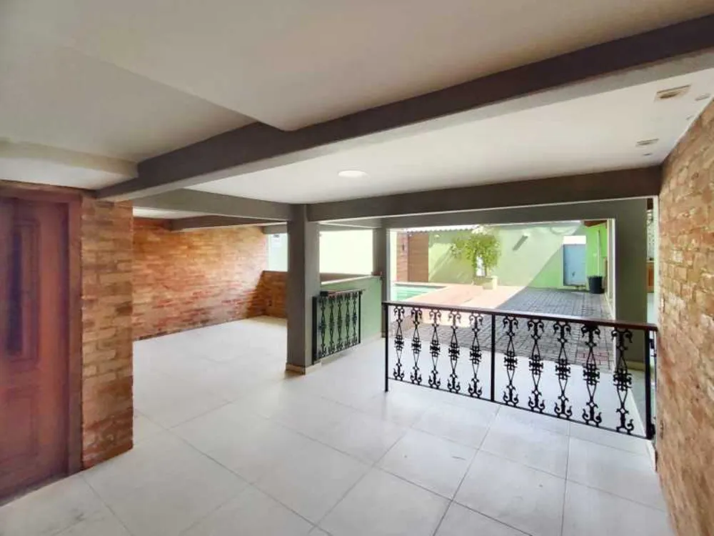 Casa, 3 quartos, 250 m² - Foto 1