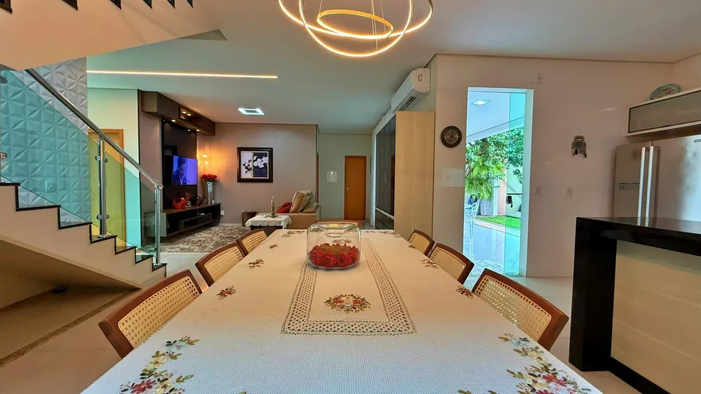 Casa, 4 quartos, 330 m² - Foto 1