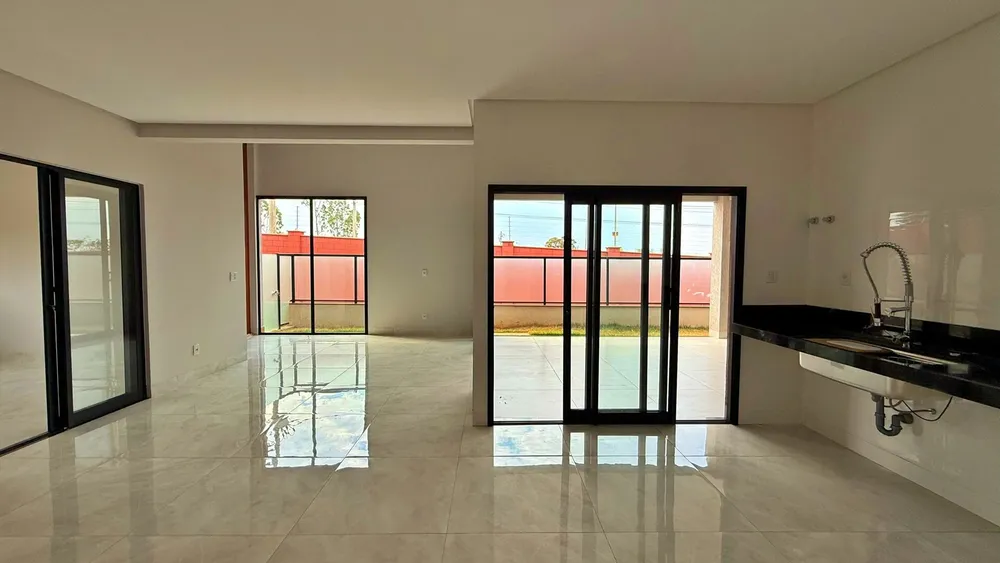 Casa, 3 quartos, 234 m² - Foto 3