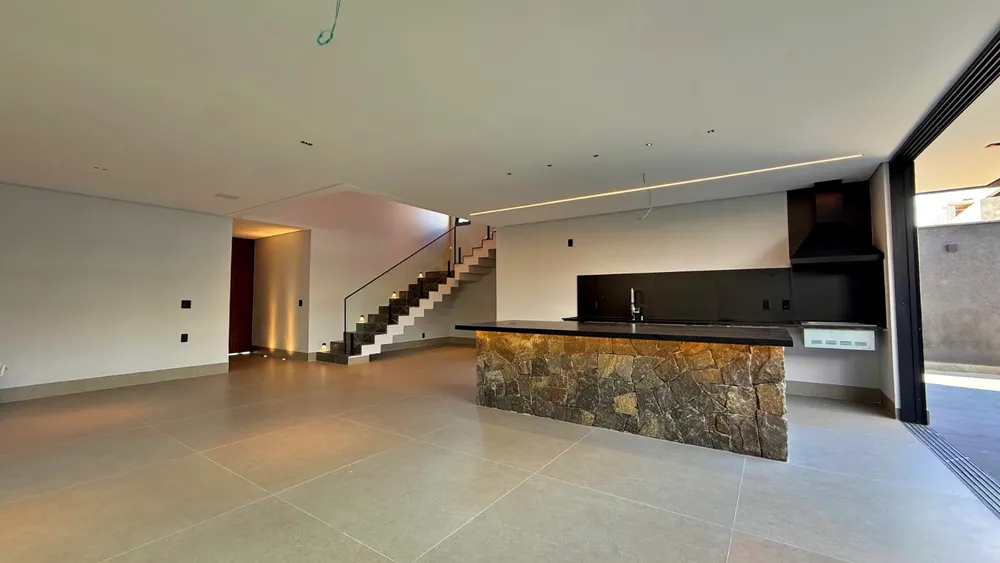 Casa, 4 quartos, 281 m² - Foto 1