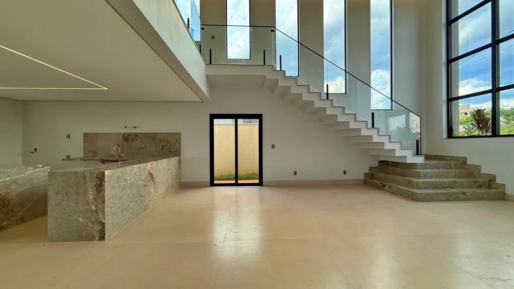 Casa, 4 quartos, 295 m² - Foto 1