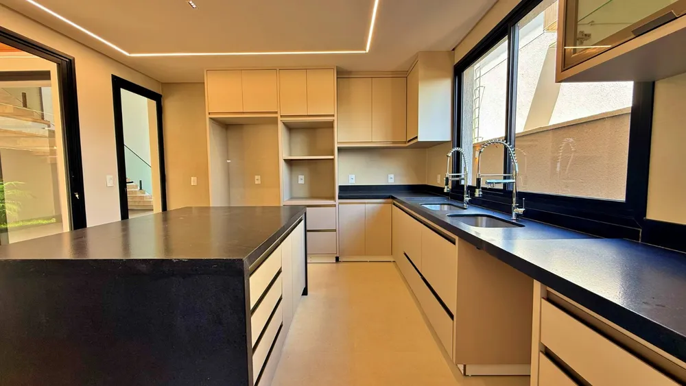 Casa, 3 quartos, 251 m² - Foto 8