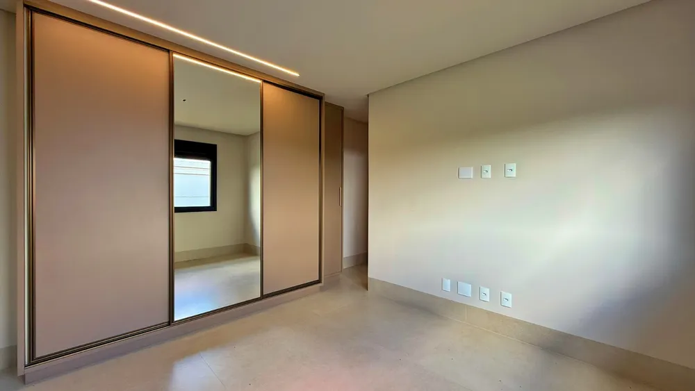 Casa, 3 quartos, 251 m² - Foto 3