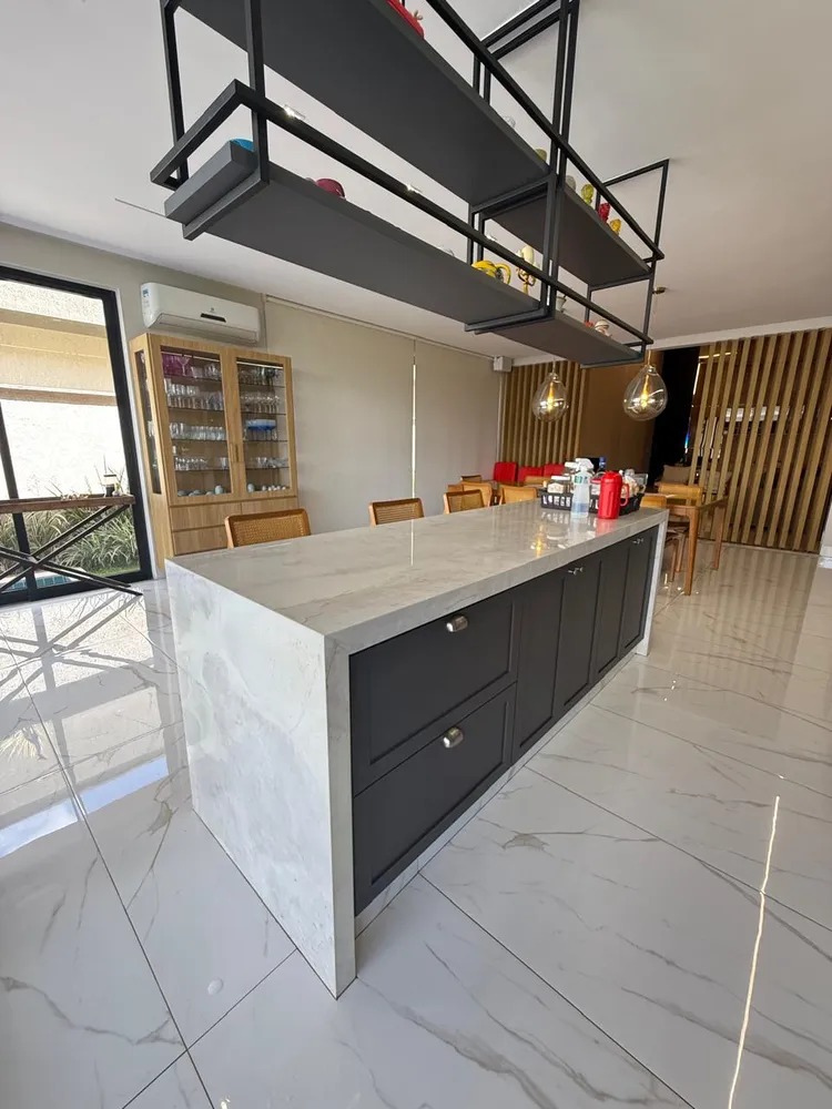 Casa, 3 quartos, 223 m² - Foto 1