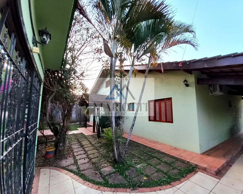 Chácara, 3 quartos, 1100 m² - Foto 1