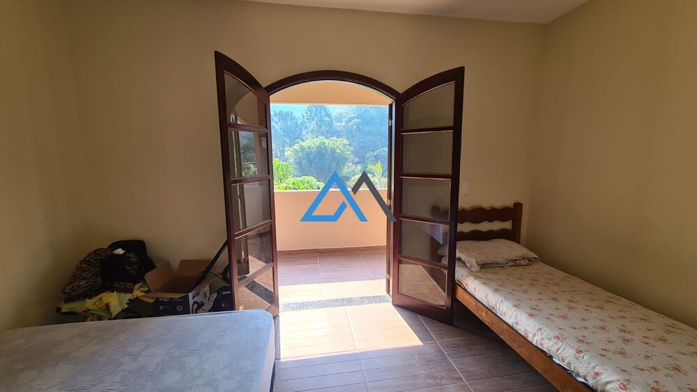 Chácara à venda com 3 quartos, 527m² - Foto 2