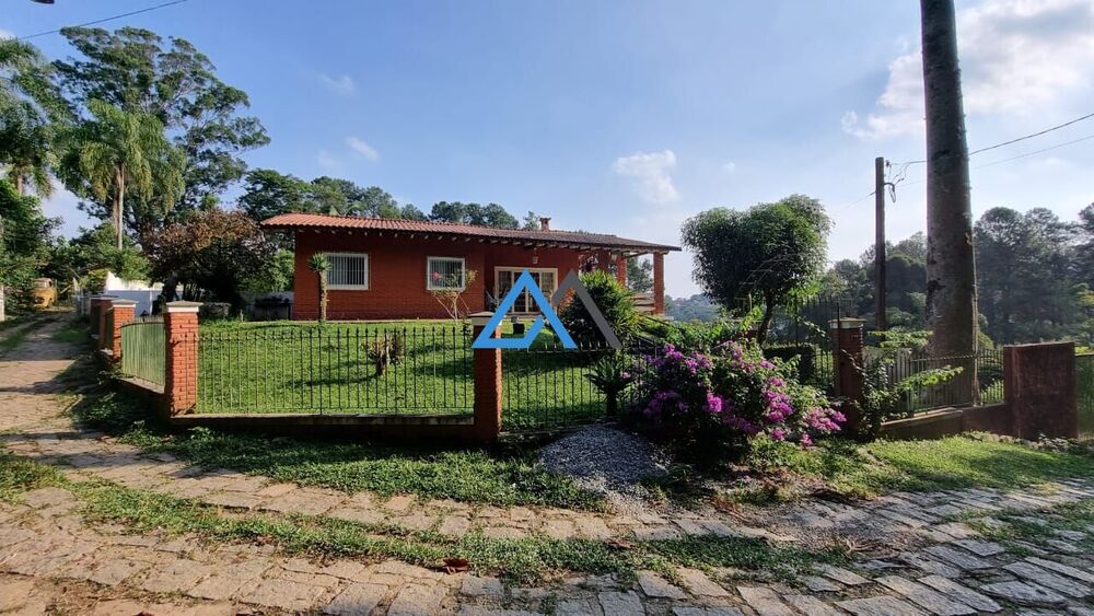 Chácara à venda com 4 quartos, 2660m² - Foto 1