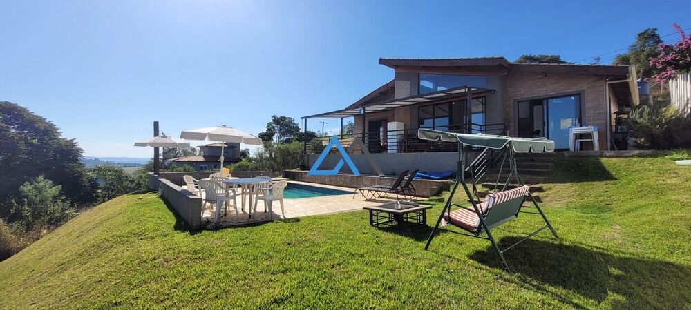 Casa à venda com 3 quartos, 180m² - Foto 1