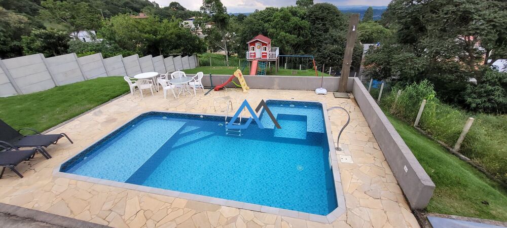 Casa à venda com 3 quartos, 180m² - Foto 2
