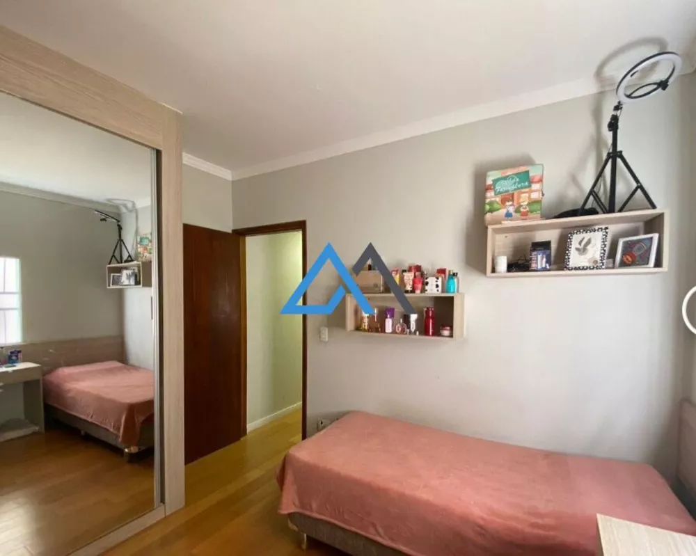 Sobrado à venda com 3 quartos, 200m² - Foto 5