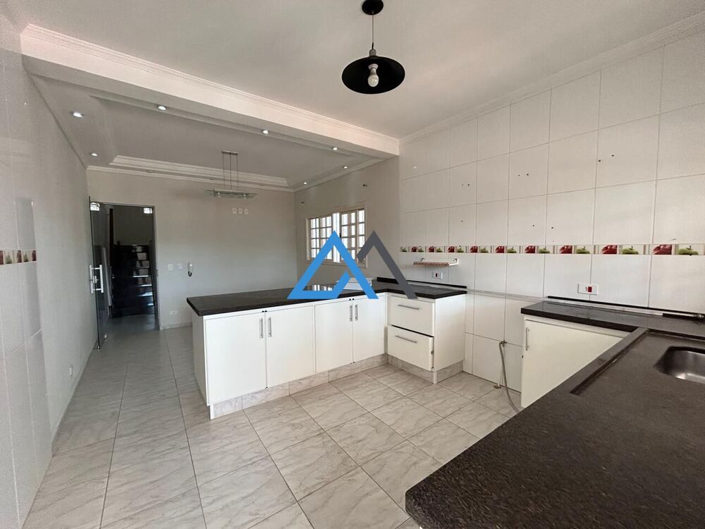 Casa à venda com 3 quartos, 105m² - Foto 4