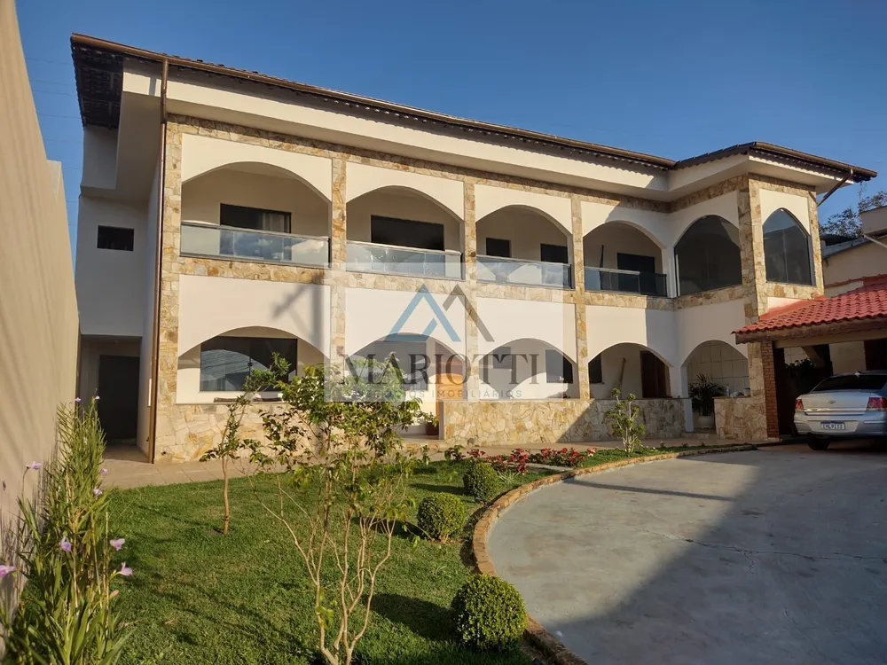 Sobrado, 3 quartos, 357 m² - Foto 1