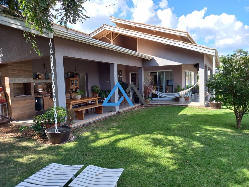 Casa, 3 quartos, 212 m² - Foto 1