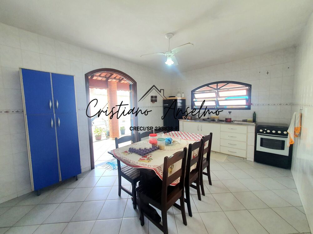 Casa à venda com 2 quartos, 90m² - Foto 3