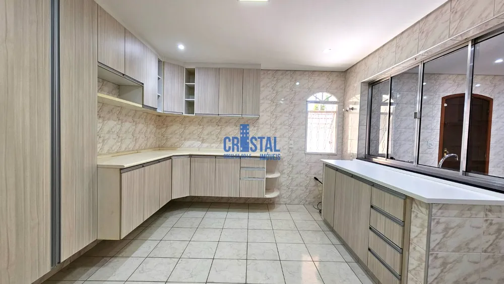 Casa, 3 quartos, 210 m² - Foto 4