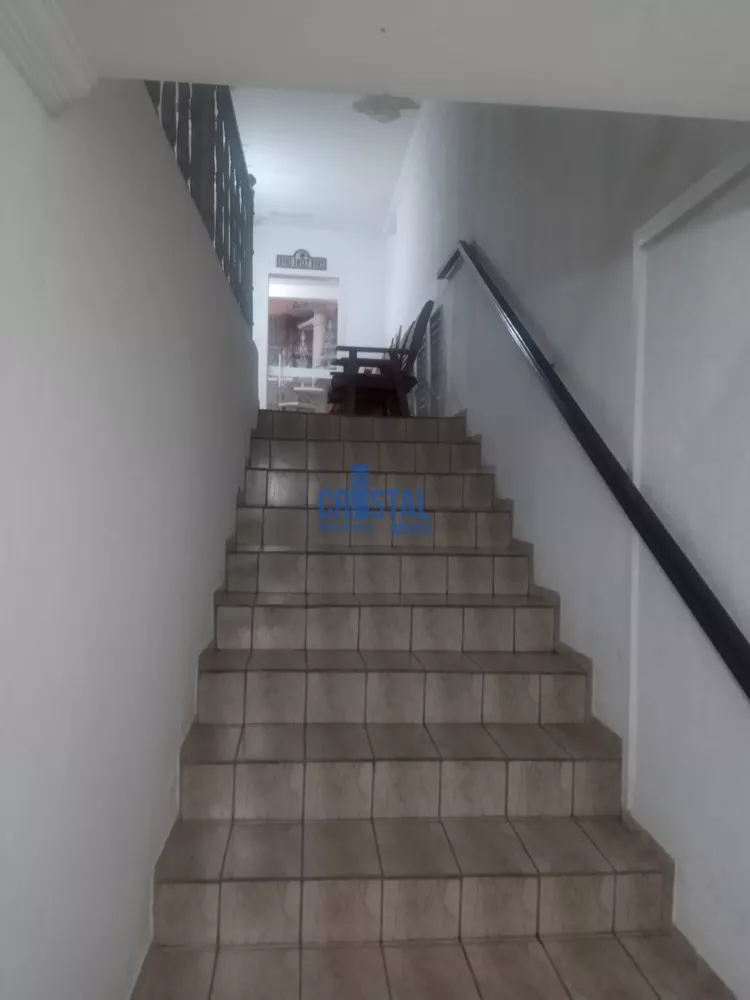 Casa à venda com 3 quartos, 190m² - Foto 2